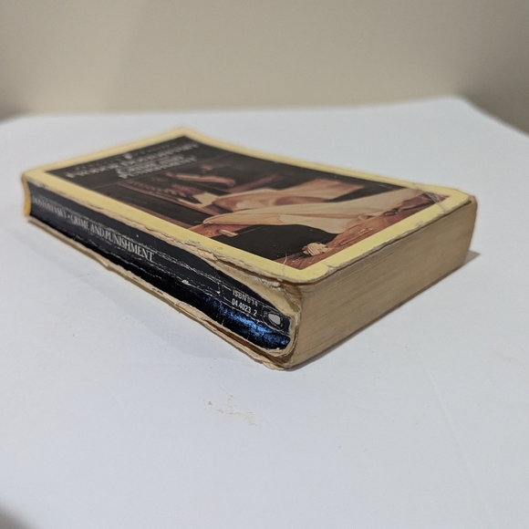 Crime and Punishment by Fyodor Dostoyevsky. Published by Pelican Classics - Picture 3 of 4